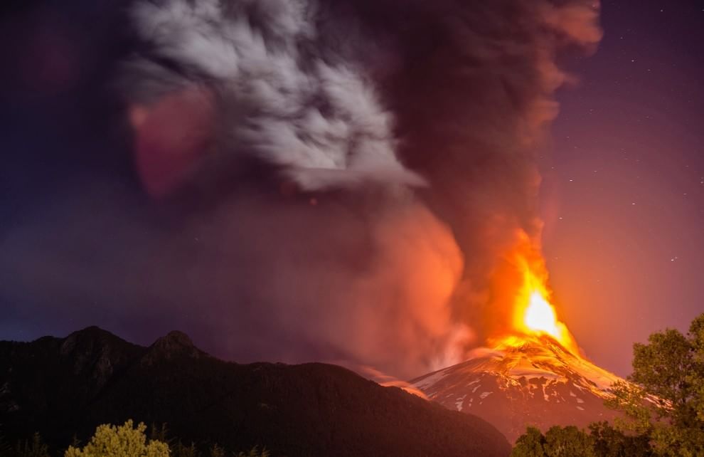 Cile, le immagini dell'eruzione del vulcano Villarica