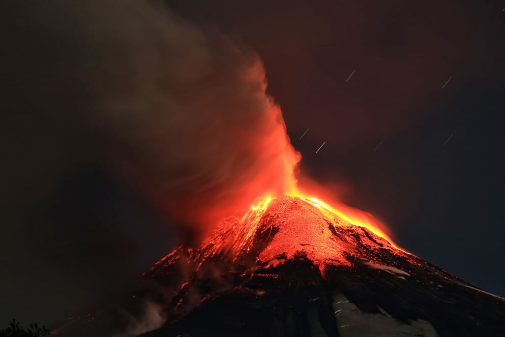 Cile, le immagini dell'eruzione del vulcano Villarica