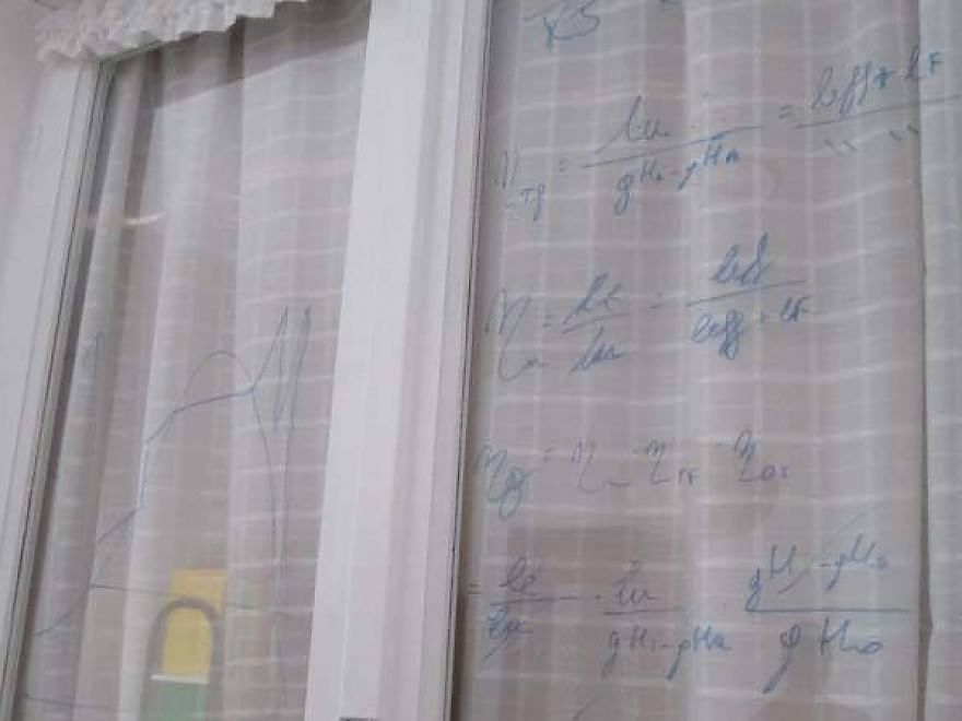 Tracce di convivenza quotidiana, storie di coinquilini disperati