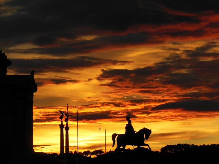 La bellezza romantica delle città al crepuscolo