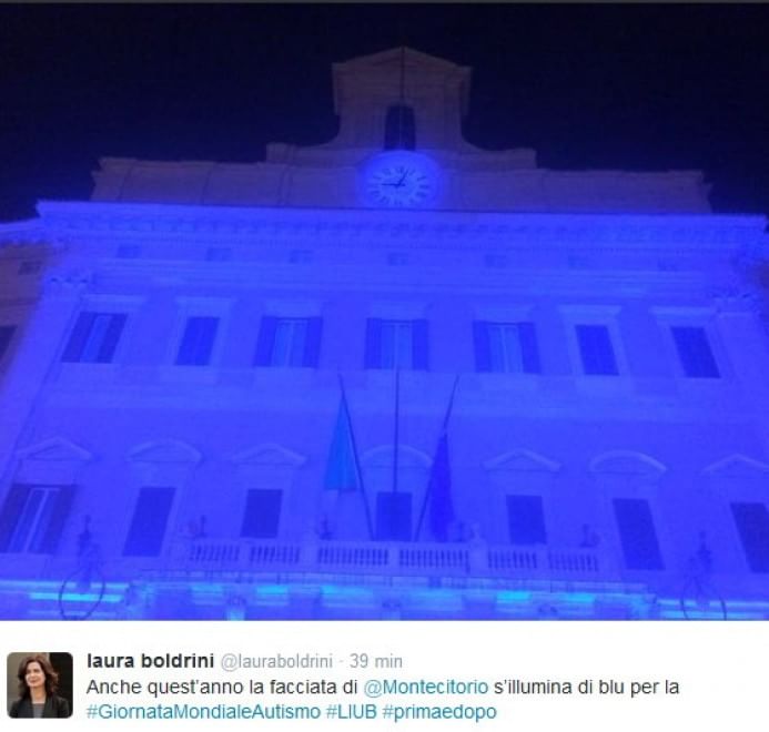 Autismo, le città si illuminano di blu