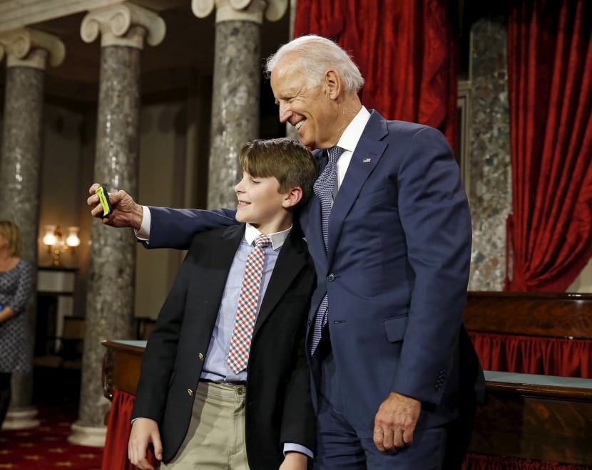 Da Obama a Renzi, il selfie conquista i politici