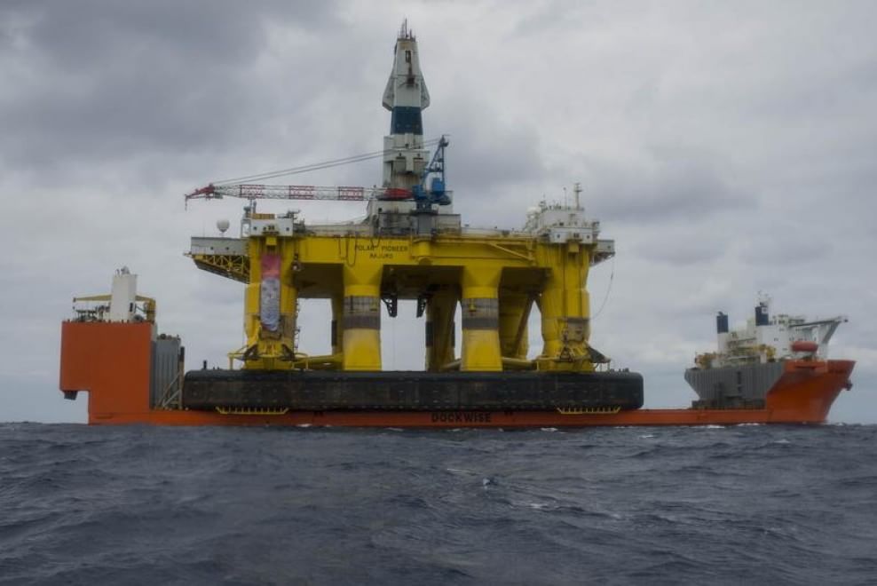 Accampati con Greenpeace sulla piattaforma petrolifera 