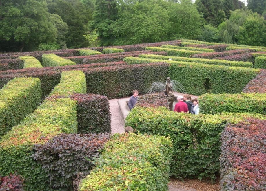 Perdersi nel verde: dentro i labirinti da giardino