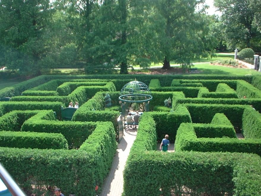 Perdersi nel verde: dentro i labirinti da giardino