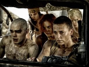 A Cannes arriva il nuovo "Mad Max": botte e fughe con Charlize