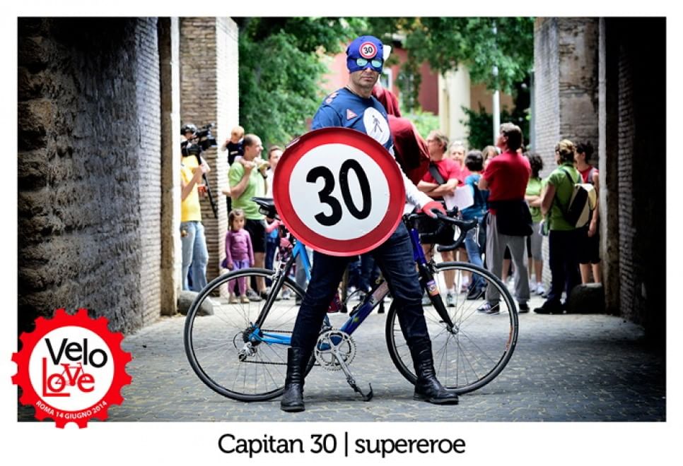 Ciclisti urbani, l'album delle figurine