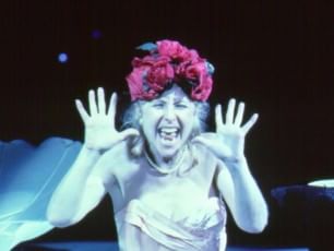 Giulia Lazzarini, ora il cinema, poi ancora teatro: "Il tappeto rosso, come essere al circo"