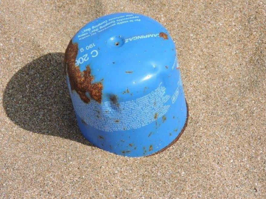 La denuncia di Legambiente: troppi rifiuti sulle spiagge del Mediterraneo 