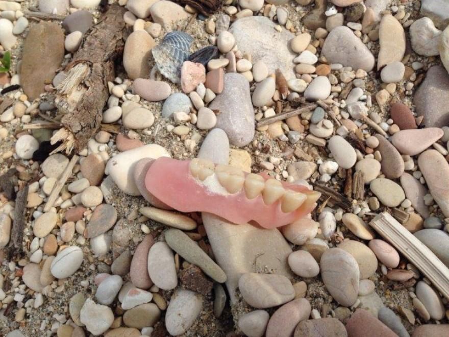 La denuncia di Legambiente: troppi rifiuti sulle spiagge del Mediterraneo 