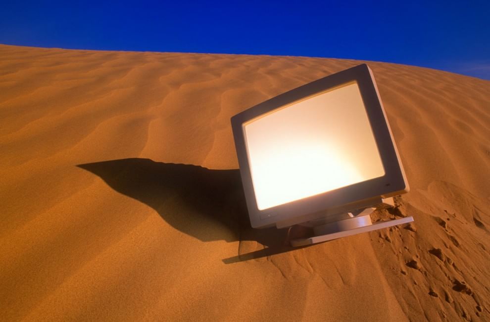 Discarica deserto, dalle bambole ai divani: quante sorprese