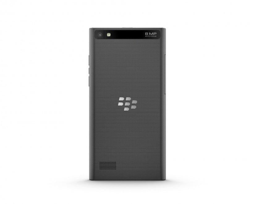 BlackBerry Leap: smartphone raffinato e compatto. Anche nel prezzo