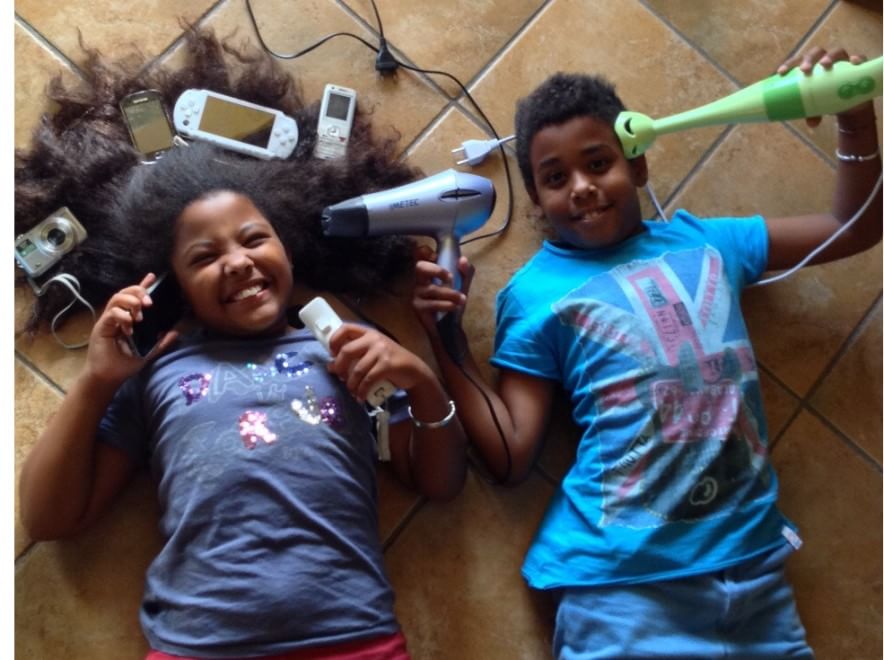 Rifiuti elettronici, dai bambini qualche idea sul riciclo. Con ironia
