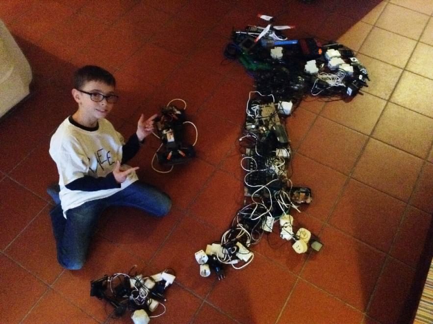 Rifiuti elettronici, dai bambini qualche idea sul riciclo. Con ironia