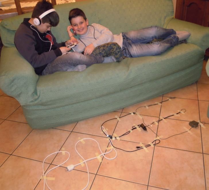 Rifiuti elettronici, dai bambini qualche idea sul riciclo. Con ironia