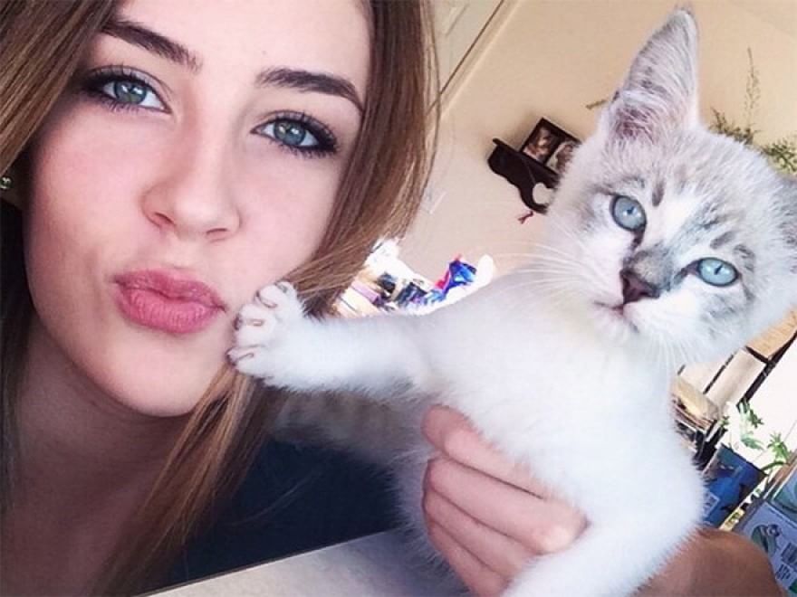 Baci e abbracci: quando il gatto non gradisce