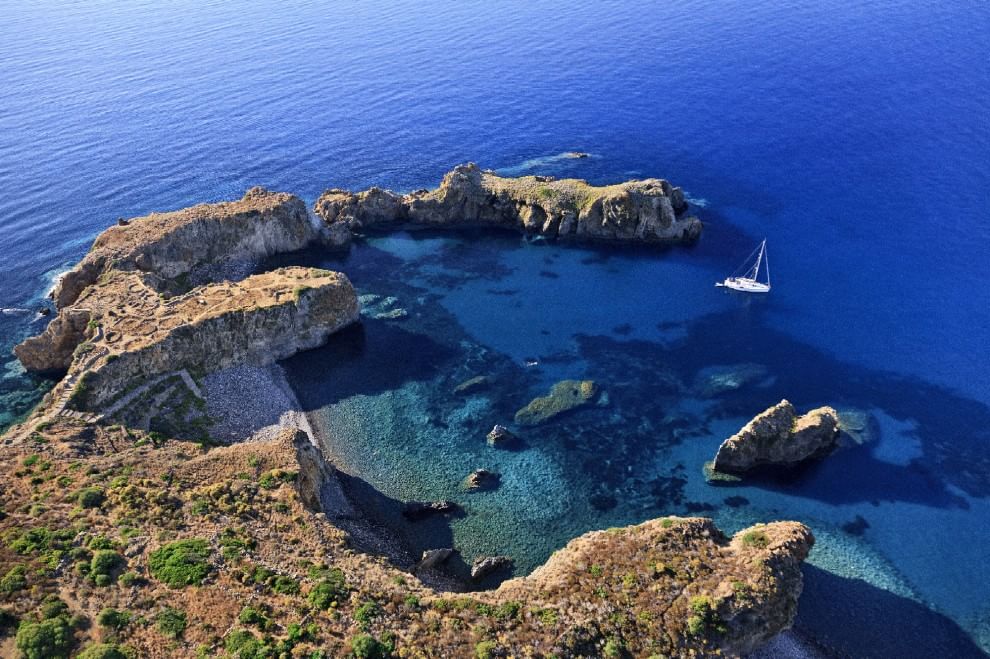 Baie, approdi e porti: 100 luoghi da sogno