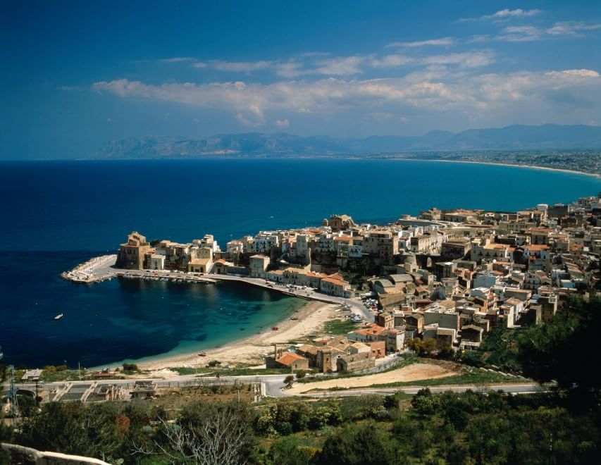 Baie, approdi e porti: 100 luoghi da sogno