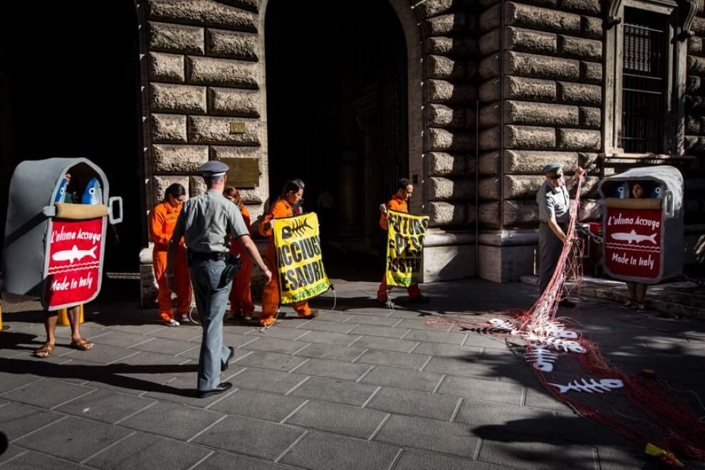 Greenpeace, blitz contro la pesca eccessiva