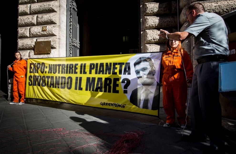 Greenpeace, blitz contro la pesca eccessiva