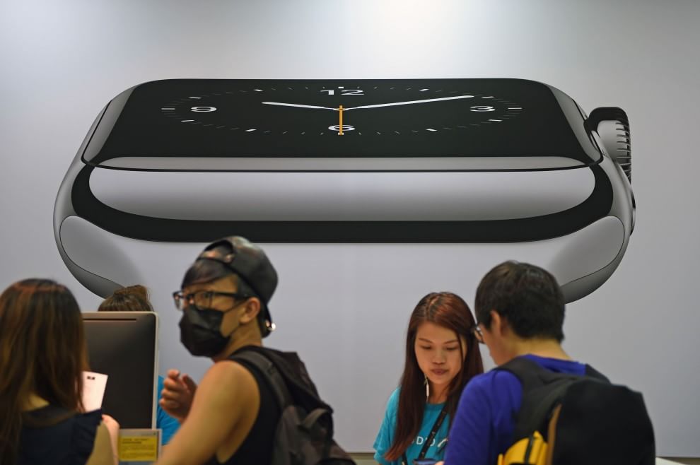Tutti in fila per l'Apple Watch in Italia e nel mondo