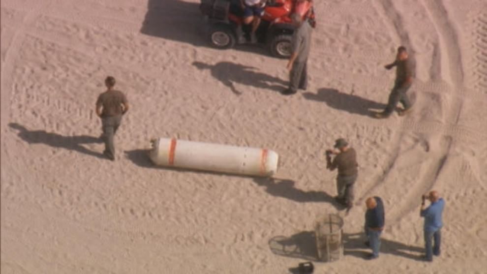 Dai missili alle lapidi, ecco gli oggetti più bizzarri ritrovati sulle spiagge