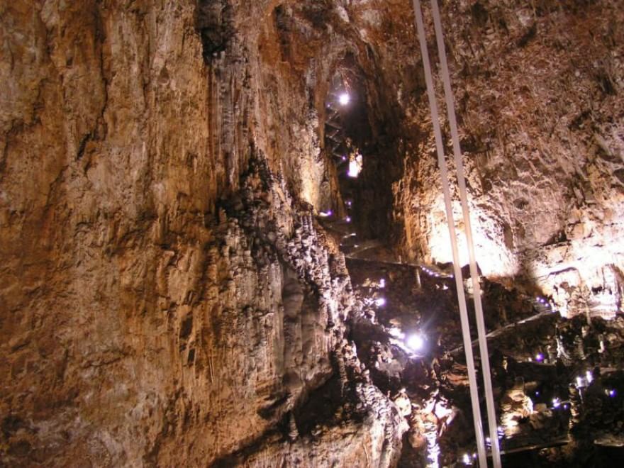 Al riparo dall'afa: le grotte più belle d'Italia