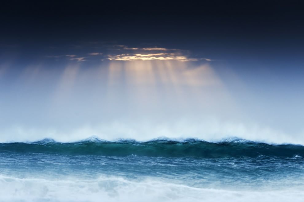 L'orizzonte magico: il sole incontra il mare