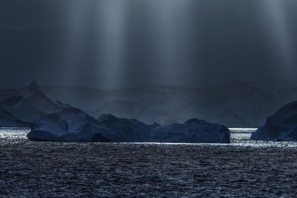 L'orizzonte magico: il sole incontra il mare