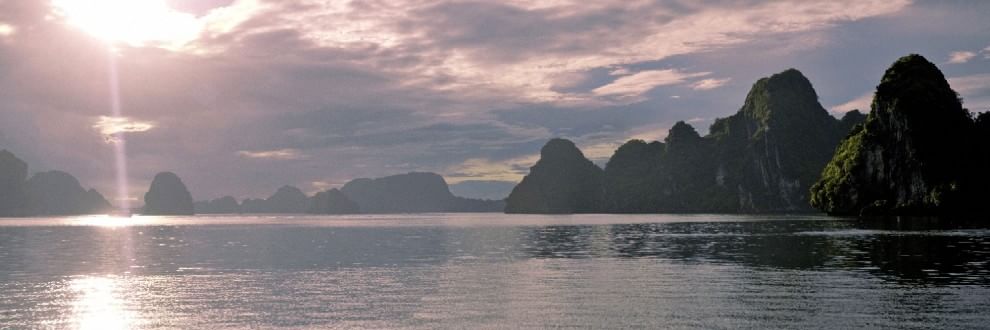 L'orizzonte magico: il sole incontra il mare
