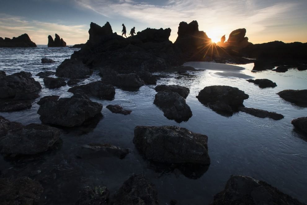 L'orizzonte magico: il sole incontra il mare