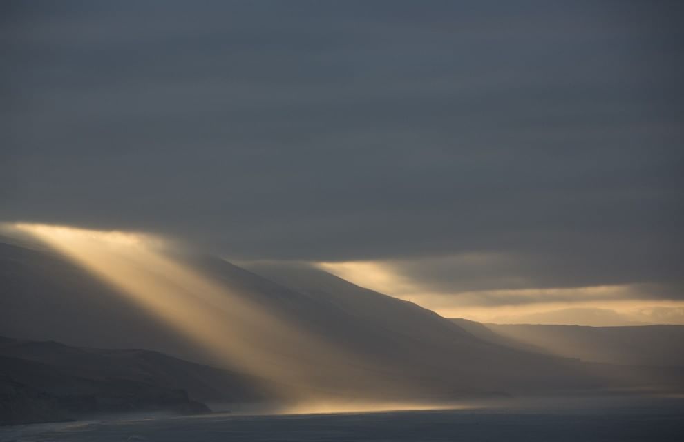 L'orizzonte magico: il sole incontra il mare