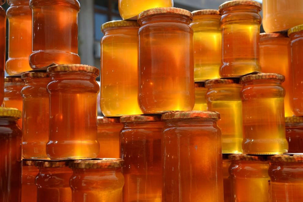 Dal miele alla curcuma, dieci alimenti da provare per prevenire le malattie