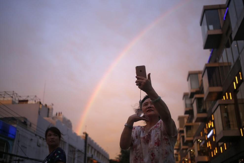 Cina, il cielo è uno spettacolo: tramonto su Pechino