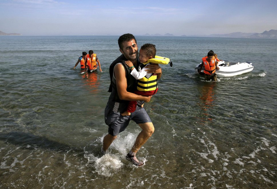 Un Figlio Soccorre Il Padre In Difficoltà
