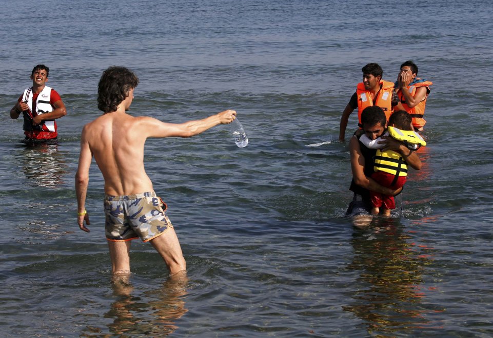 Un Figlio Soccorre Il Padre In Difficoltà