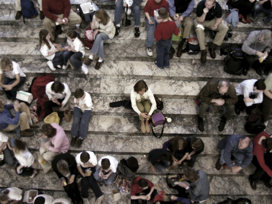 Millennials in cerca di identità, in mostra i tweet sul senso di sé