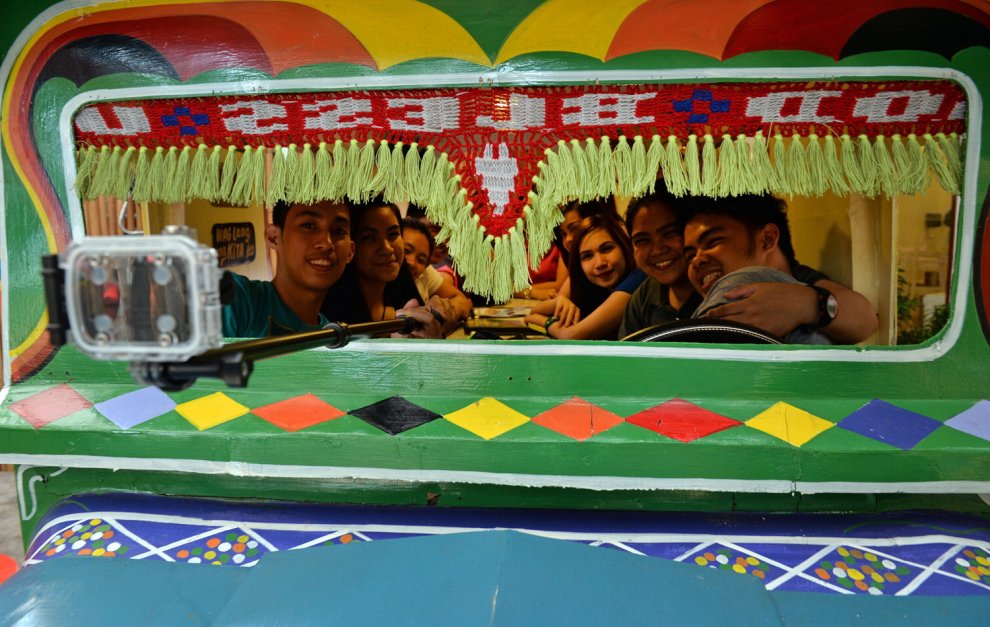 Ossessione selfie stick: quando il braccio non basta 