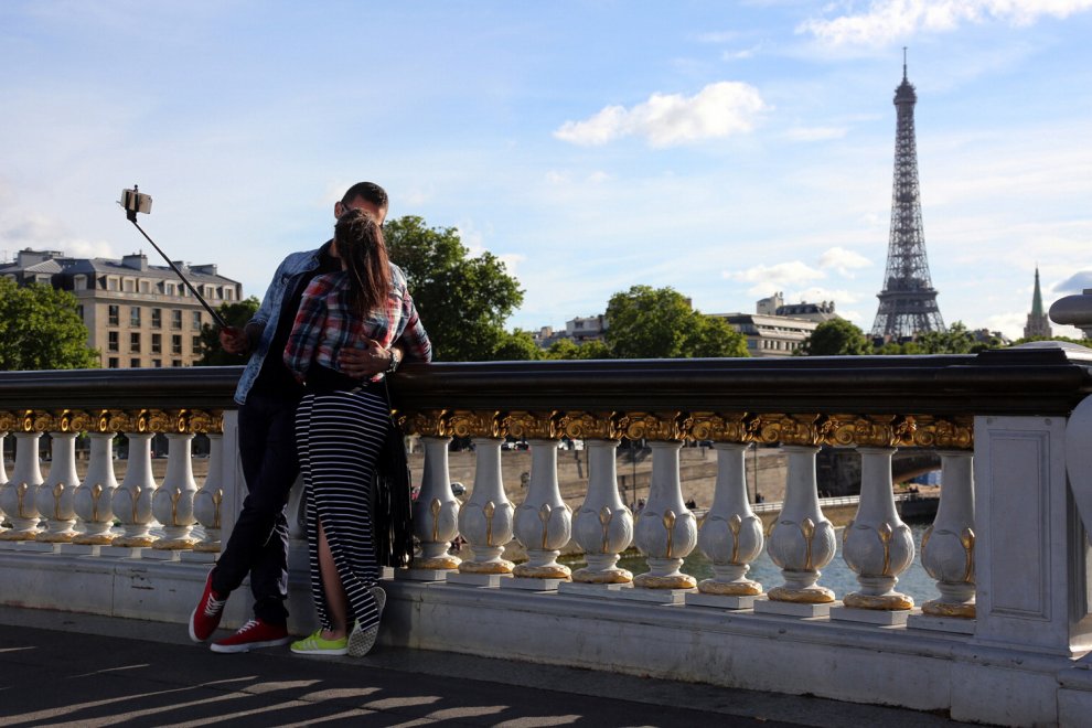 Ossessione selfie stick: quando il braccio non basta 