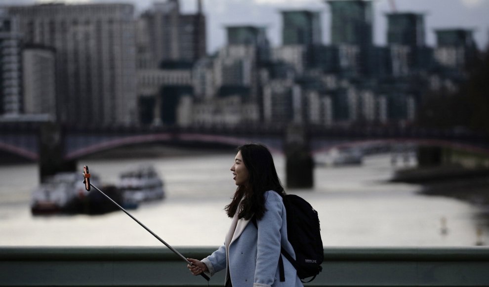 Ossessione selfie stick: quando il braccio non basta 