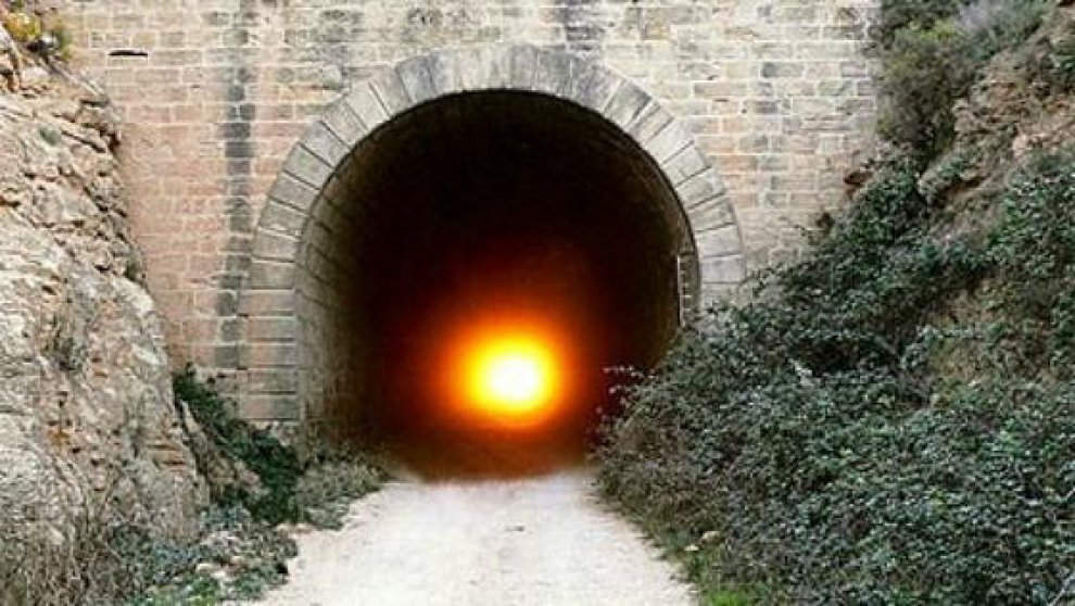 Spagna, il tunnel del Sole: spettacolo durante l'equinozio