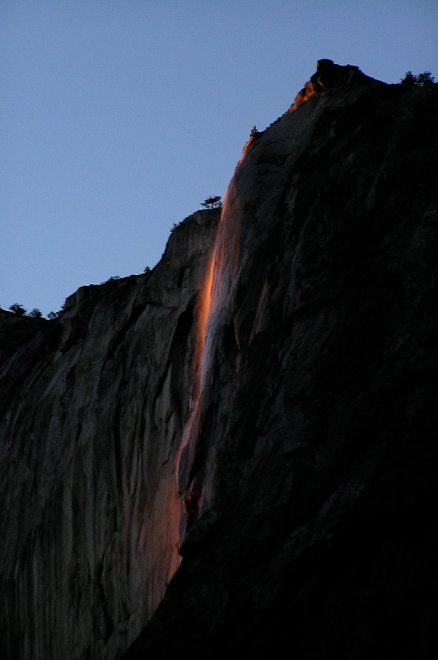 Yosemite, una cascata di fuoco tra le rocce