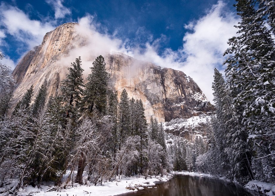 Yosemite, una cascata di fuoco tra le rocce