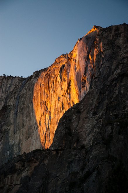 Yosemite, una cascata di fuoco tra le rocce