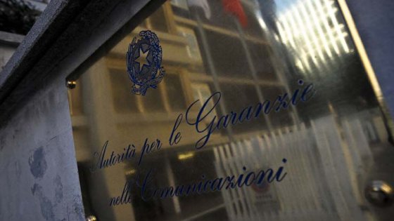 Contratti a distanza con clausole e notifiche chiare: stretta Agcom agli operatori telefonici