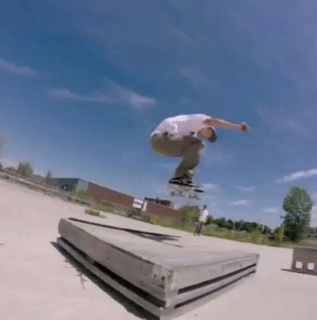 "Ringrazio lo skater gentile che ha insegnato a mia figlia che non esistono sport solo per maschi"