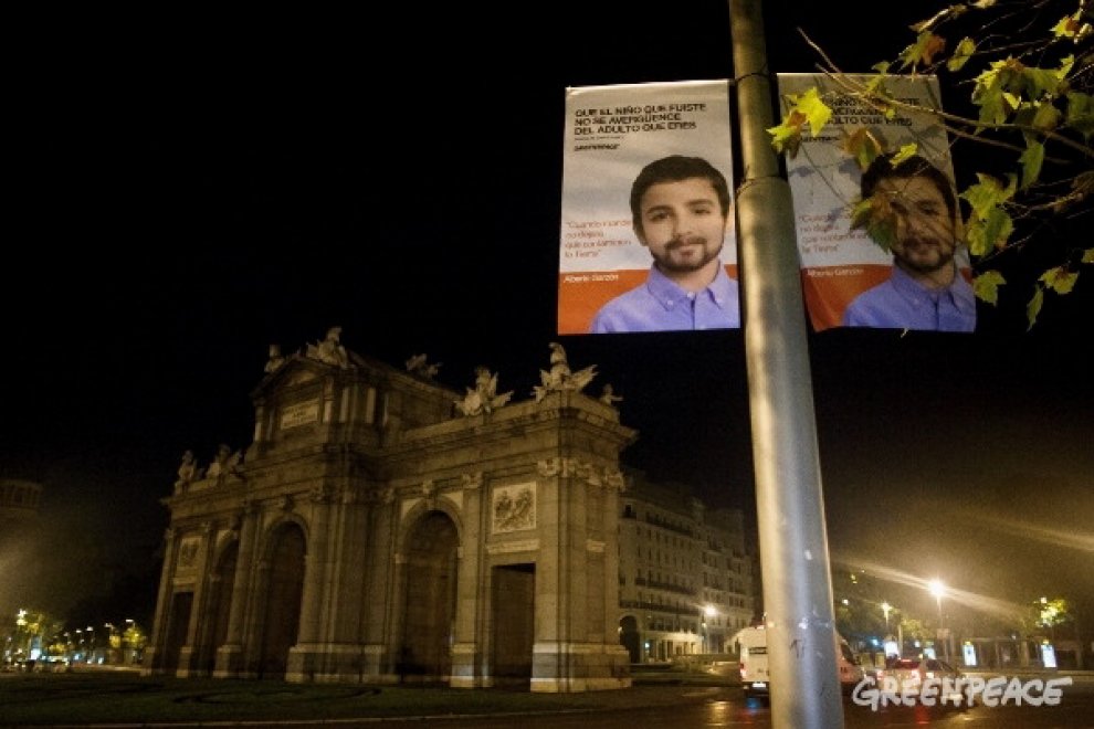 Spagna, nella campagna di Greenpeace i leader politici tornano bambini
