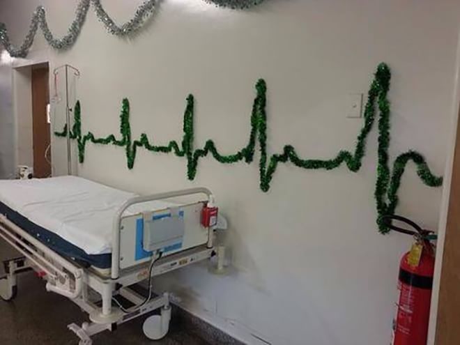 Come ti addobbo l'ospedale: il Natale creativo nei reparti