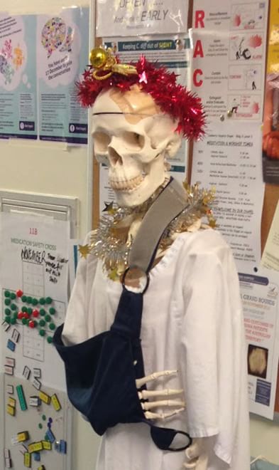 Come ti addobbo l'ospedale: il Natale creativo nei reparti