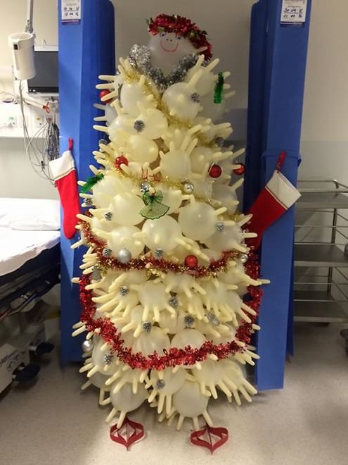 Come ti addobbo l'ospedale: il Natale creativo nei reparti